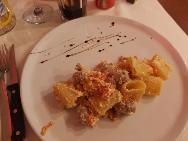 Paccheri napoletani - Taverna 081