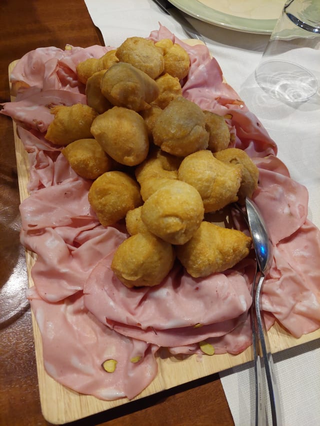 Gnocco fritto e mortadella IGP - Taverna 081