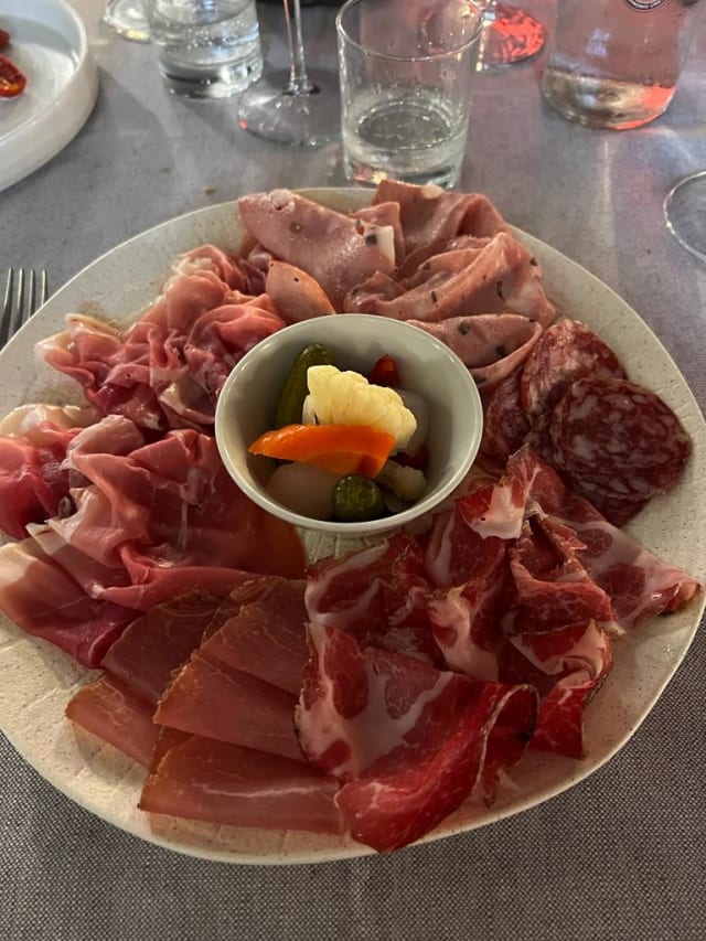 Selezione di salumi Friulani e i formaggi di Malga - Ristorante Villa Nachini