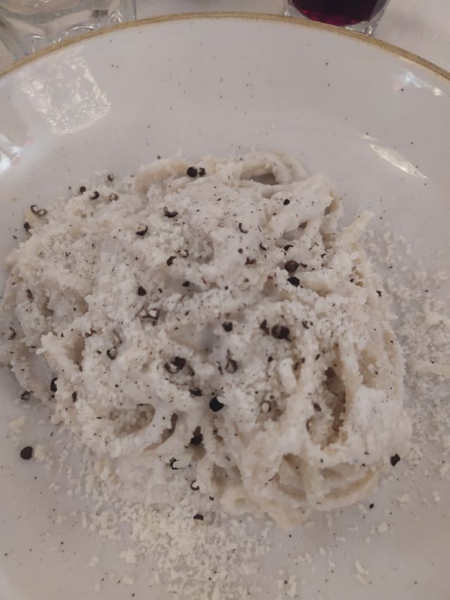 Tonnarelli cacio e pepe - Hostaria del Roody