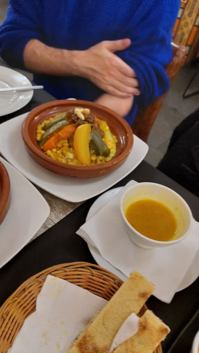 Cus cus completo - Restaurante Árabe Halal Marrakech, Barcelona