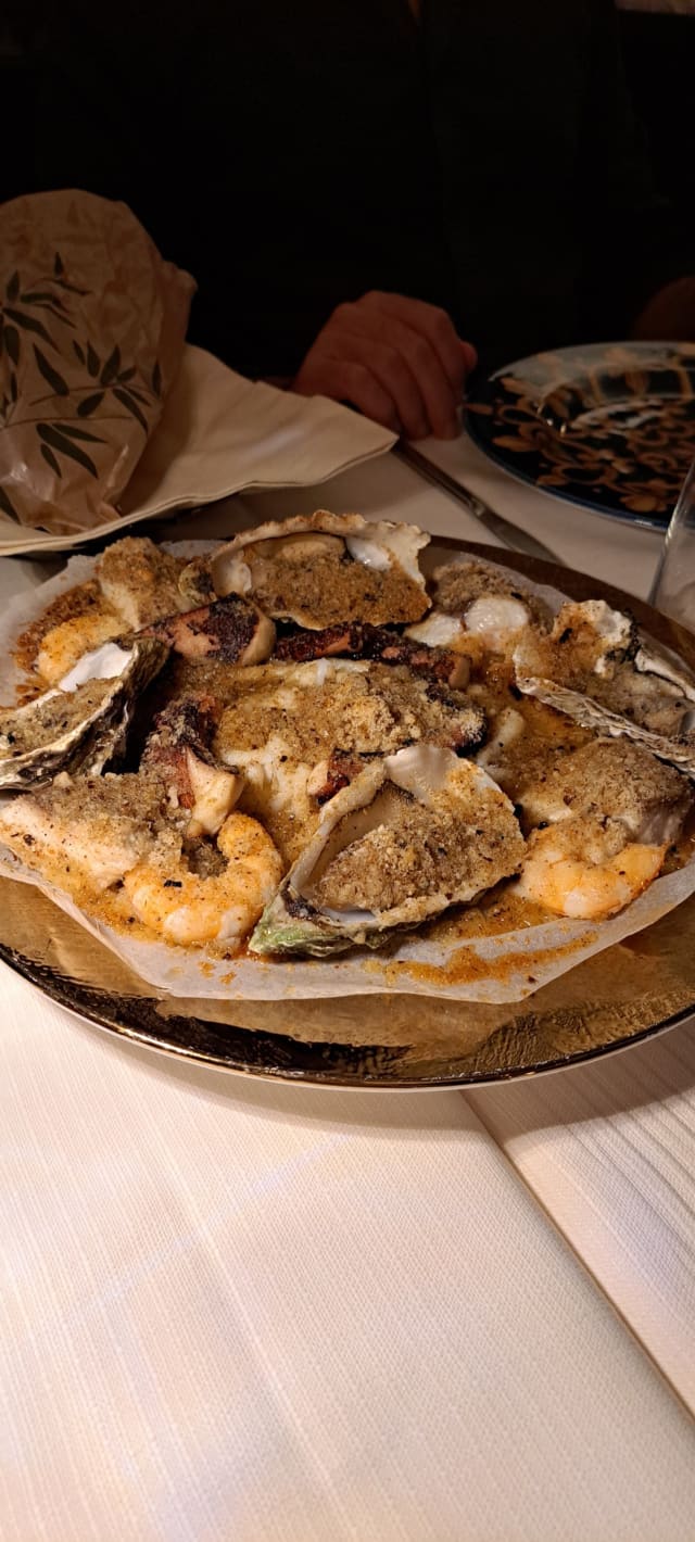 Gratin di mare al pan profumato - Opera, Bari