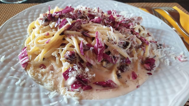 Tonnarello Radicchio salsiccia e pecorino  - Amici della Locanda