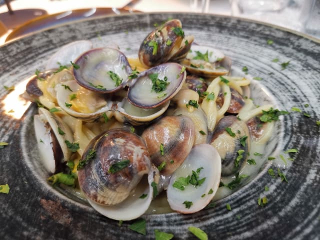 Spaghetti con vongole - Bistrot La Favola, Rome