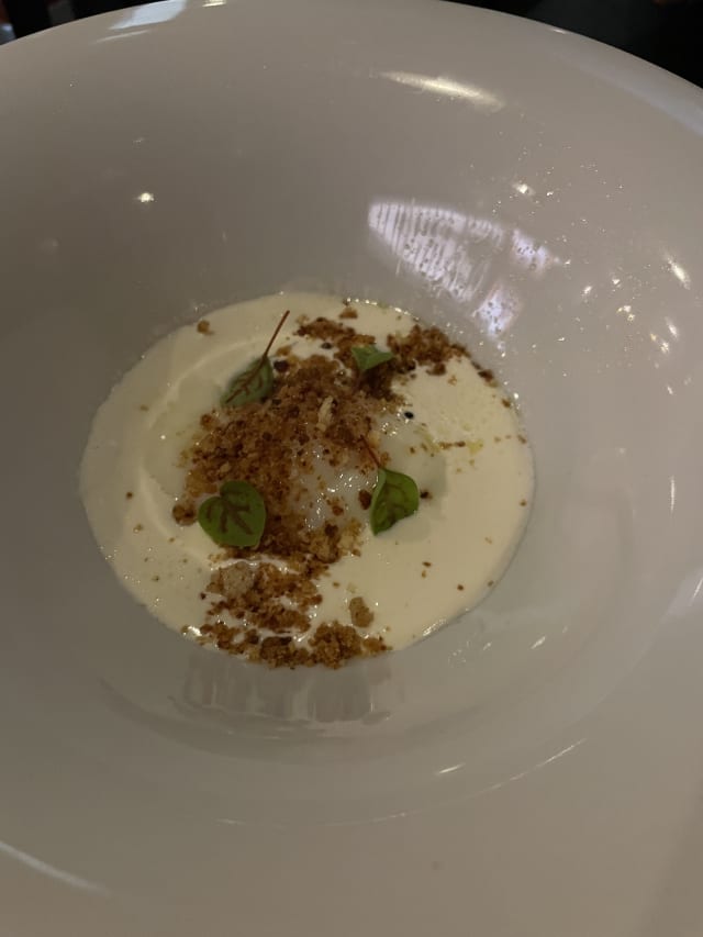 Uovo 65 (CBT) con crema al pecorino e mollica al tartufo  - Ripasso Vin Bistrot