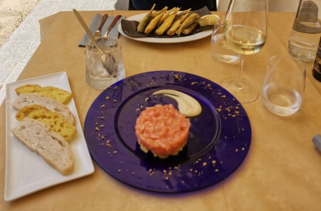 Tartare di salmone con ananas e mayo alla soia  - Lovenis Senza Glutine