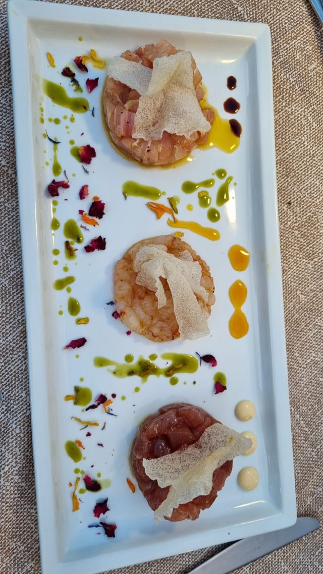 Tris di tartare di mare: tonno, gamberi rossi e ricciola - Ristorante Buranco Agriturismo