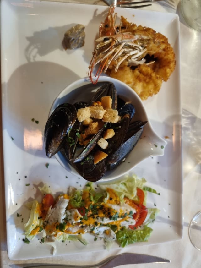 Insalatina tiepida di orata o branzino al forno con pomodorini - Trattoria A Casa Mia