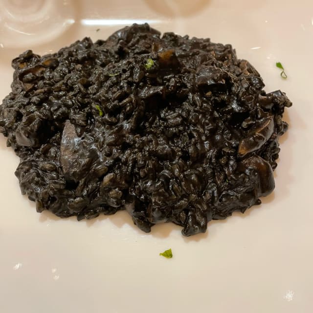 RISOTTO CON NERO DI SEPPIA - Osteria Numero 1