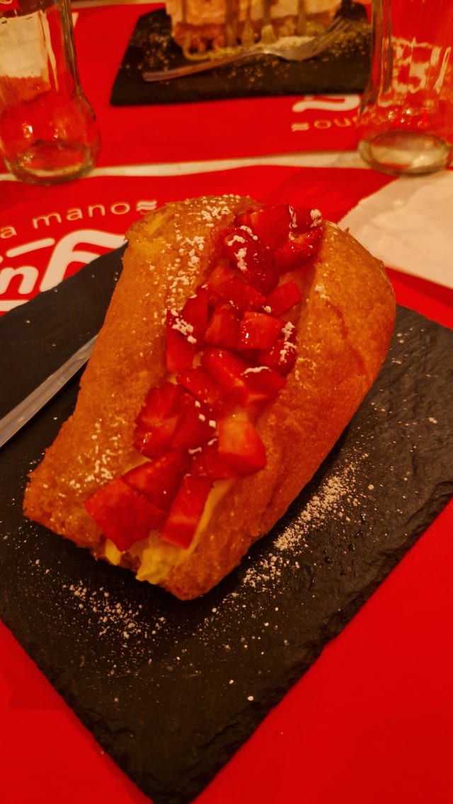 Il babà napoli food porn - Infermenta “pizza alla mano “ / Made in Italy