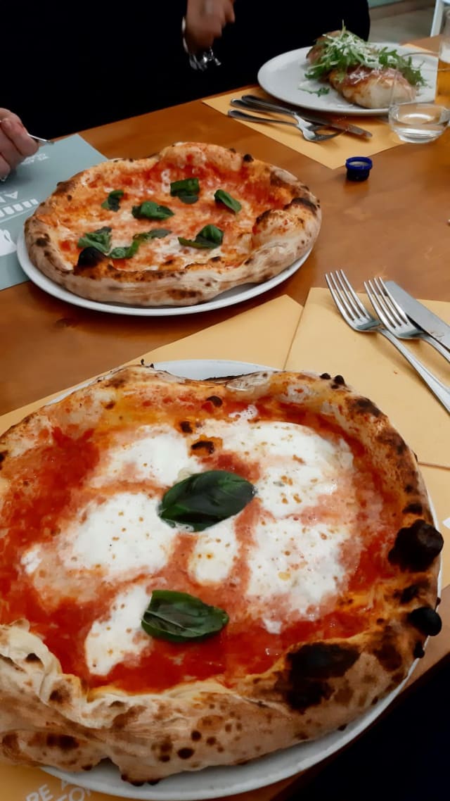 pizza margherita - Ristorante Anfiteatro Pompei, Pompei