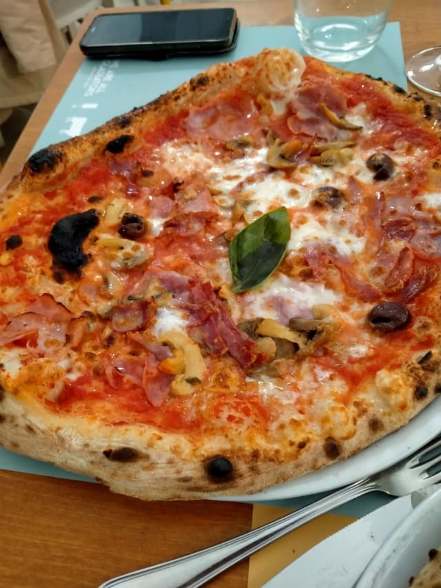 pizza capricciosa - Ristorante Anfiteatro Pompei, Pompei