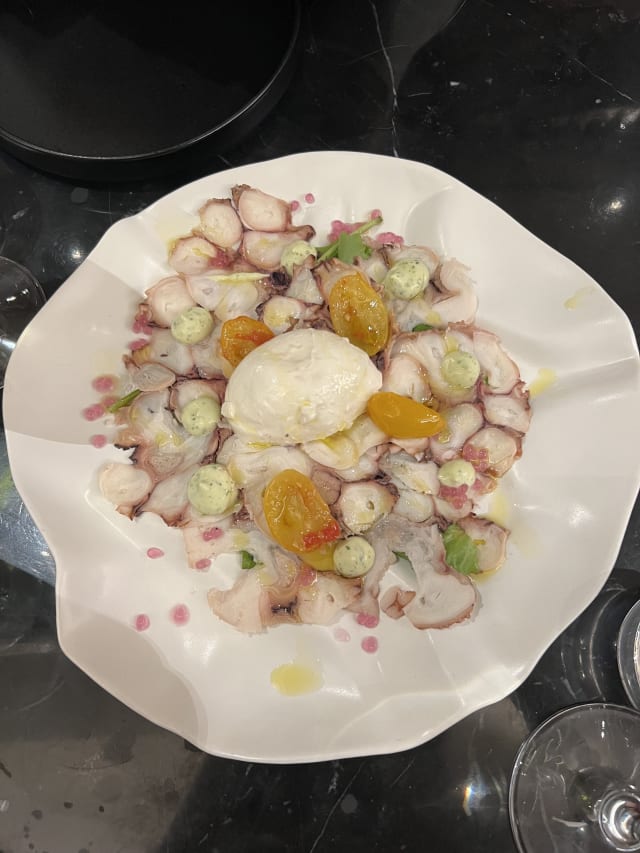 Soppressa di polpo con burratina di andria, maio al basilico, pomodorini confit e gel al limone - Sospiro Trastevere