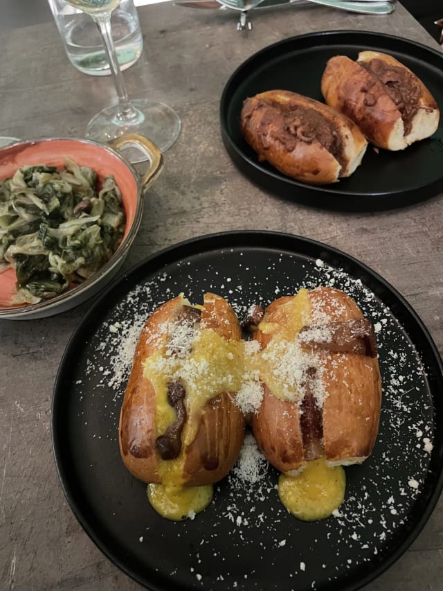 Maritozzo romano artigianale alla carbonara - Sospiro Trastevere, Rome