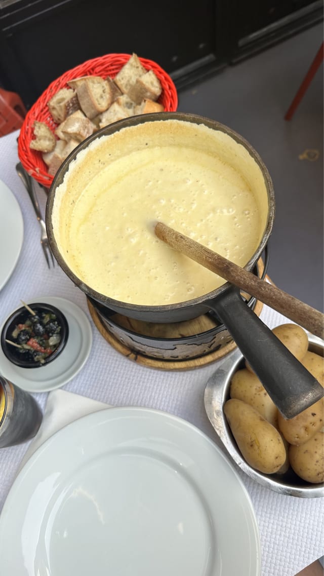 Fondue savoyarde  - Le Chalet Savoyard, Paris