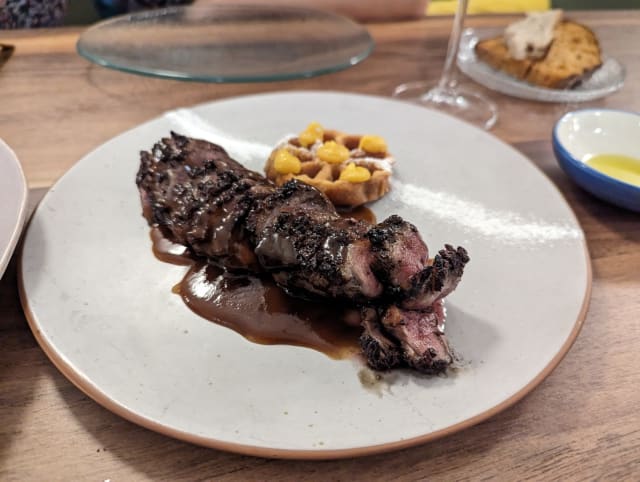 Magret de pato a la brasa - Restaurante Adaly