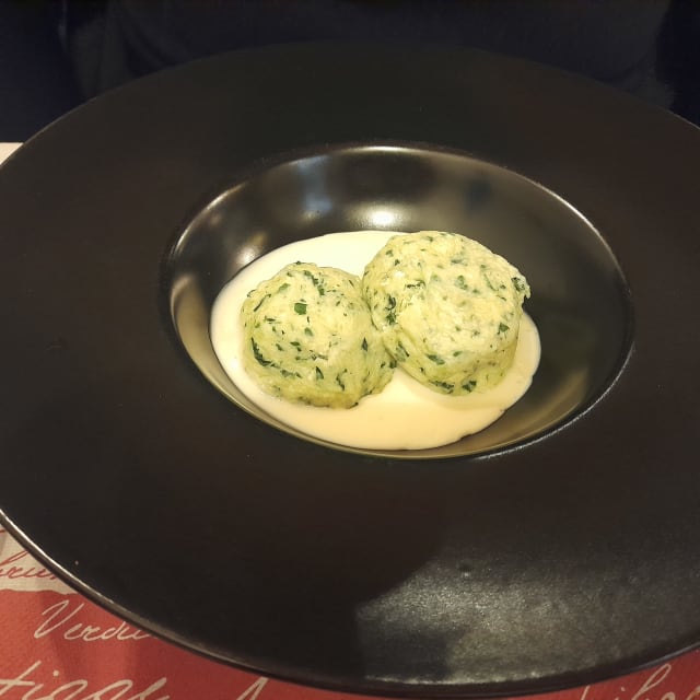 Gnudi Toscani di Ricotte e Spinaci con fonduta di Pecorino  - Al Fierale ToscanaGrill