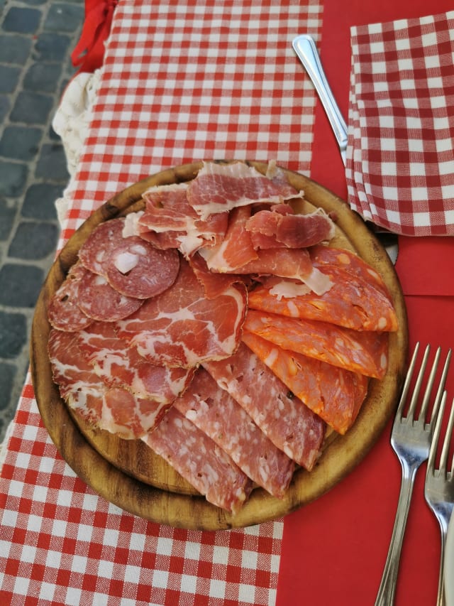 Affettati del territorio: Salumi: - Hostaria della Rosa