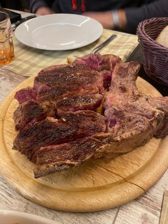 Bistecca alla fiorentina (/kg) - Enoteca Il Grappolo