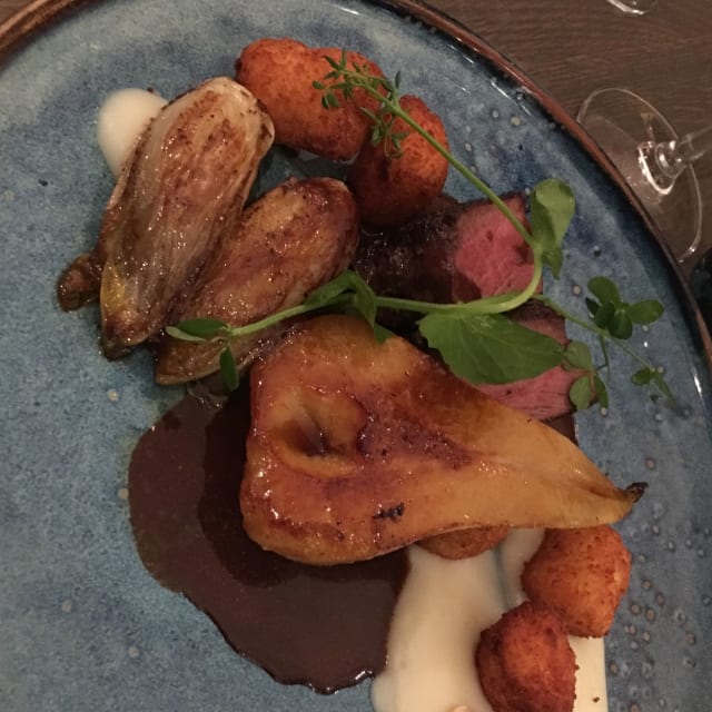 Filet de biche, sauce lameloise… - Racine Carrée, Uccle