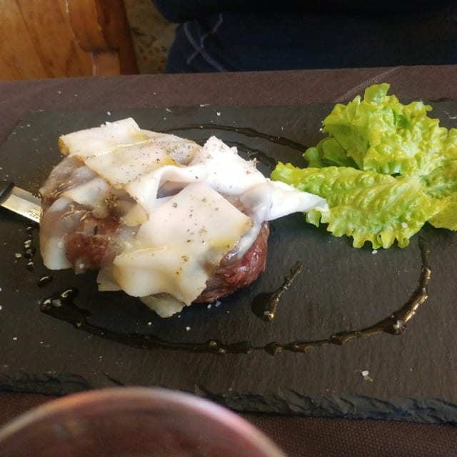 filetto di vitella al lardo - Rifugio Vetta