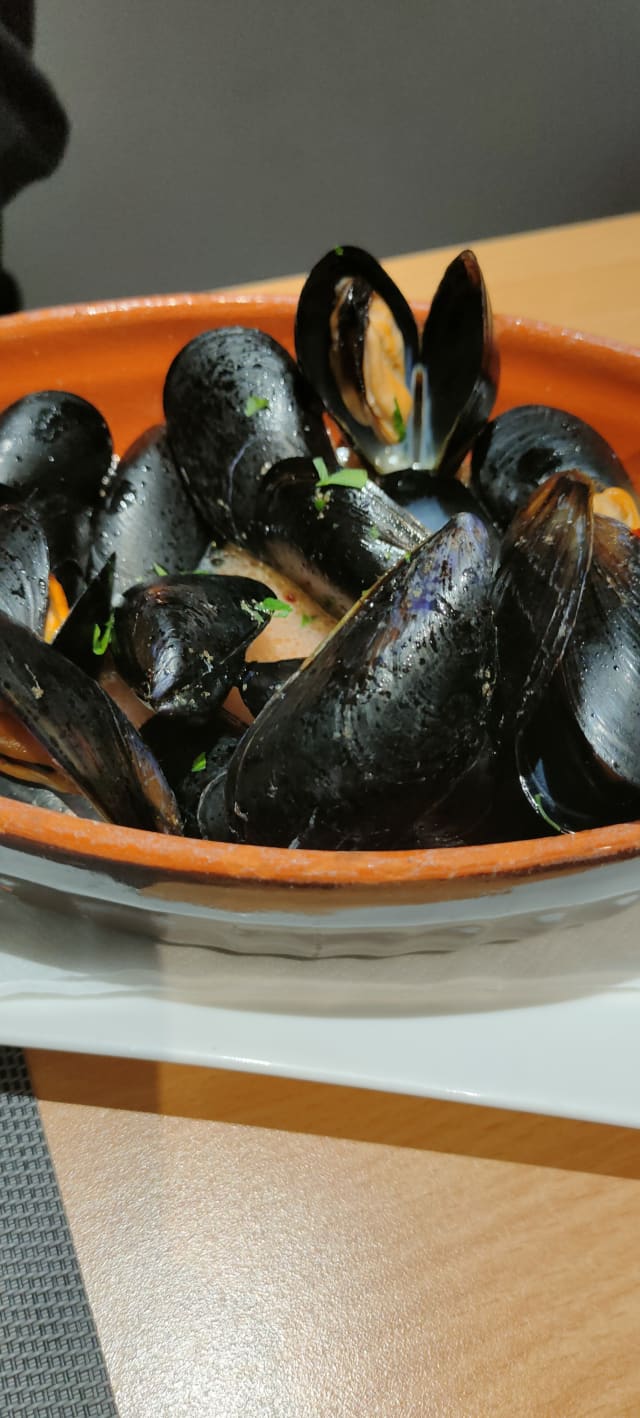 Soutè di cozze e crostini di pane - Il Ristoro