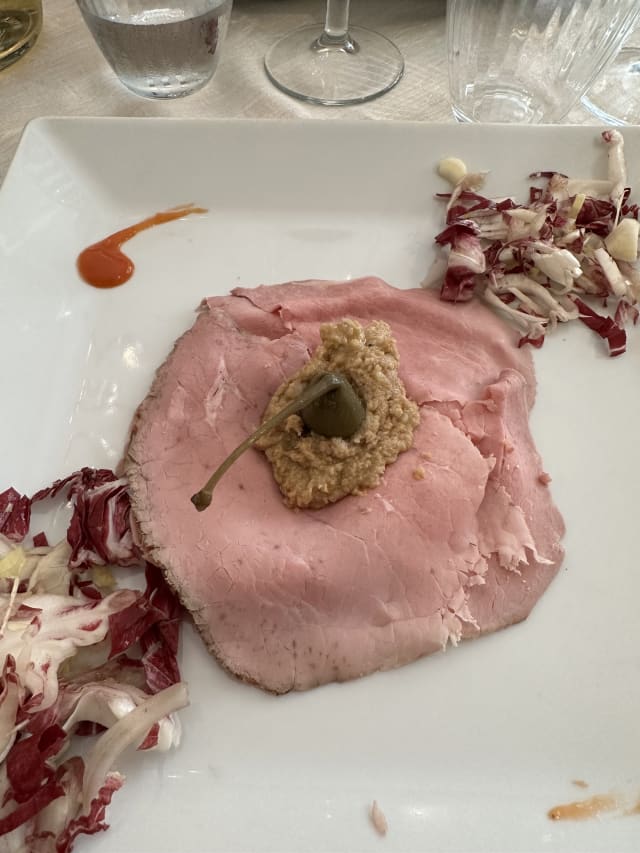 Vitello rosa al centro con salsa tonnata alla Monferrina - Ristorante del Duomo Bicerin, Turin