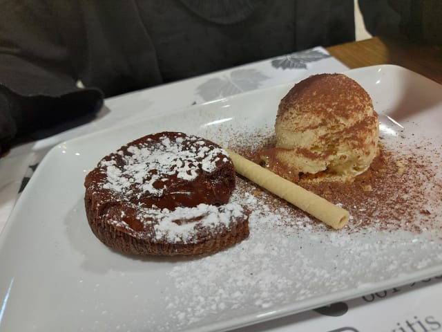 Coulant de chocolate - VITIS Food & Wine, Santa Coloma De Farners