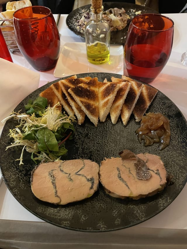 Foie gras de canard aux Truffes du Périgord cuit au torchon et chutney d’oignons - Truffes Folies 8ème, Paris