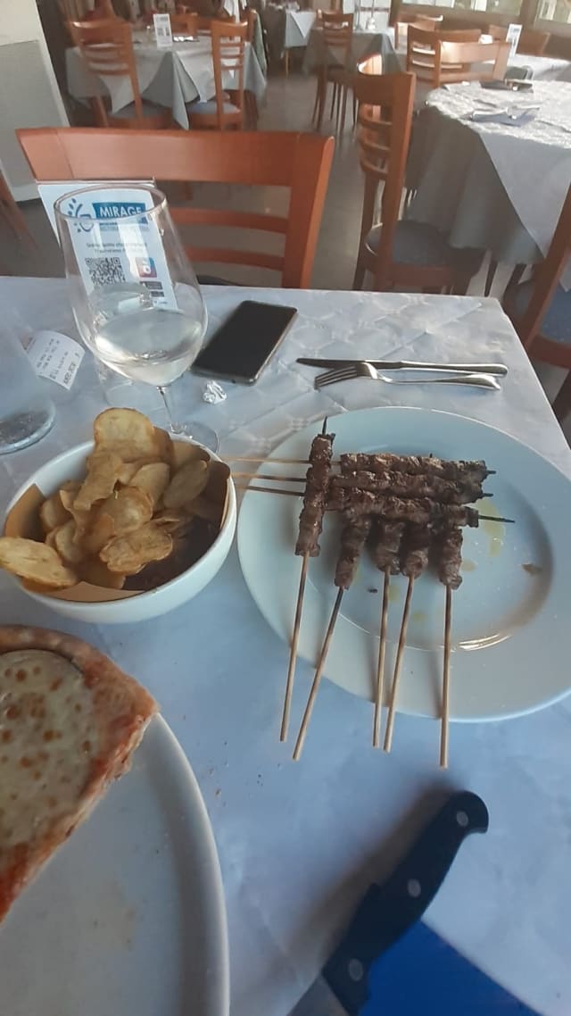 Arrosticini di castrato con chips di patate (8 spiedini) - GLU Mirage