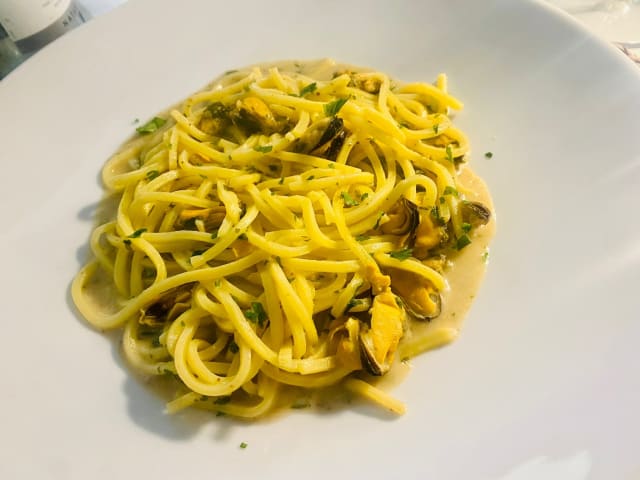 Spaghetti bottarga e cozze - Esoticum Restaurant & Lounge Bar, Genoa
