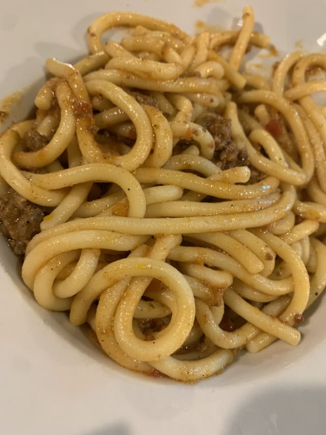 Pici cacio e pepe o Tartufo o Ragù Pisano - Trattoria Pizzeria Toscana, Pisa