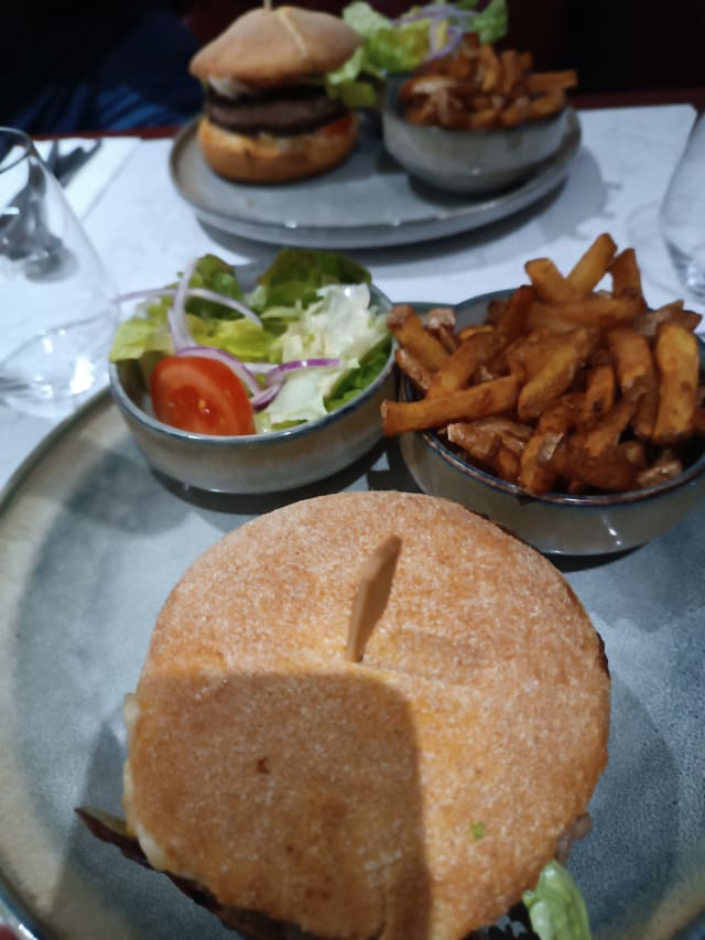 Burger à l'Epoisses - Le Vendome, Dijon