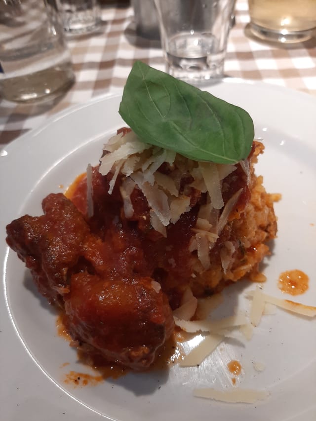 Fritturina di alici e calamarelle - Brigida Cucina Napoletana, Naples