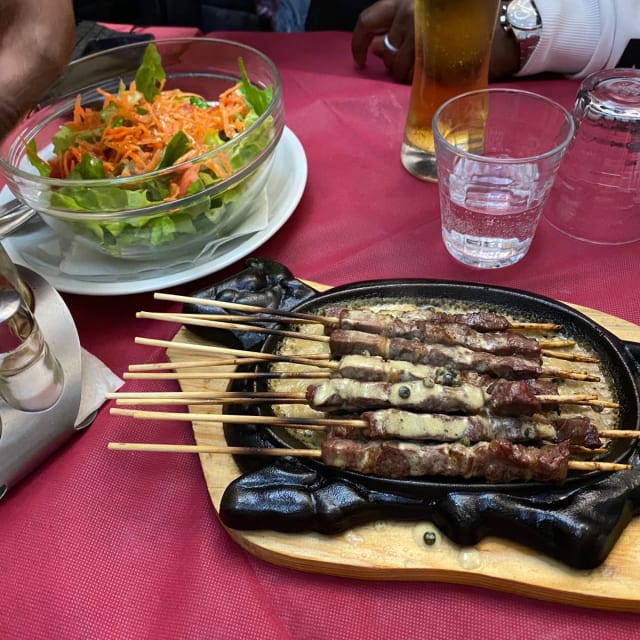 Arrostici di pecora e patate al forno - La Fraschetta di Barbablù, Rome