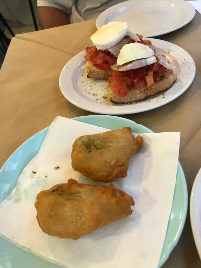 Bruschetta porchetta pomodoro e mozzarella - La Fraschetta di Barbablù, Rome