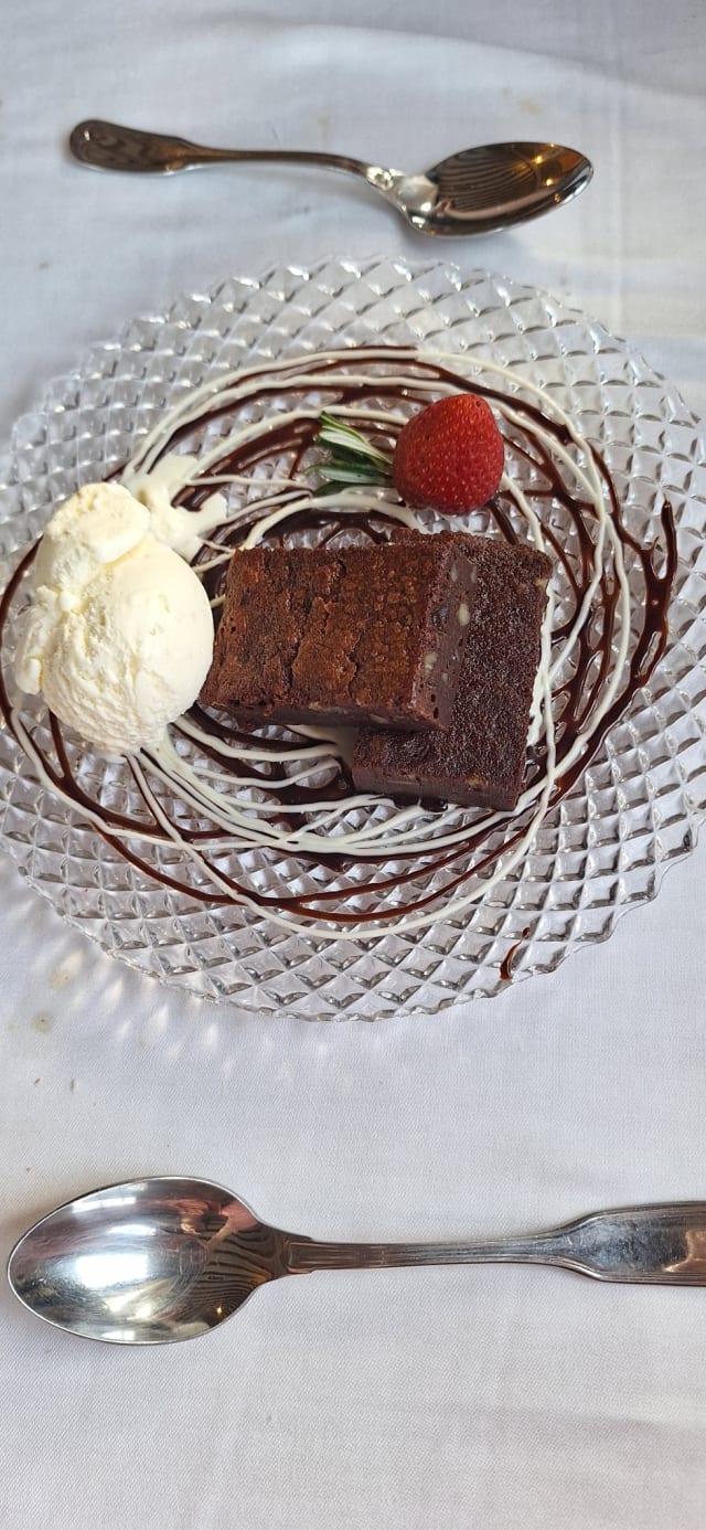 Brownie con helado - El Cardenal - Hacienda del Cardenal