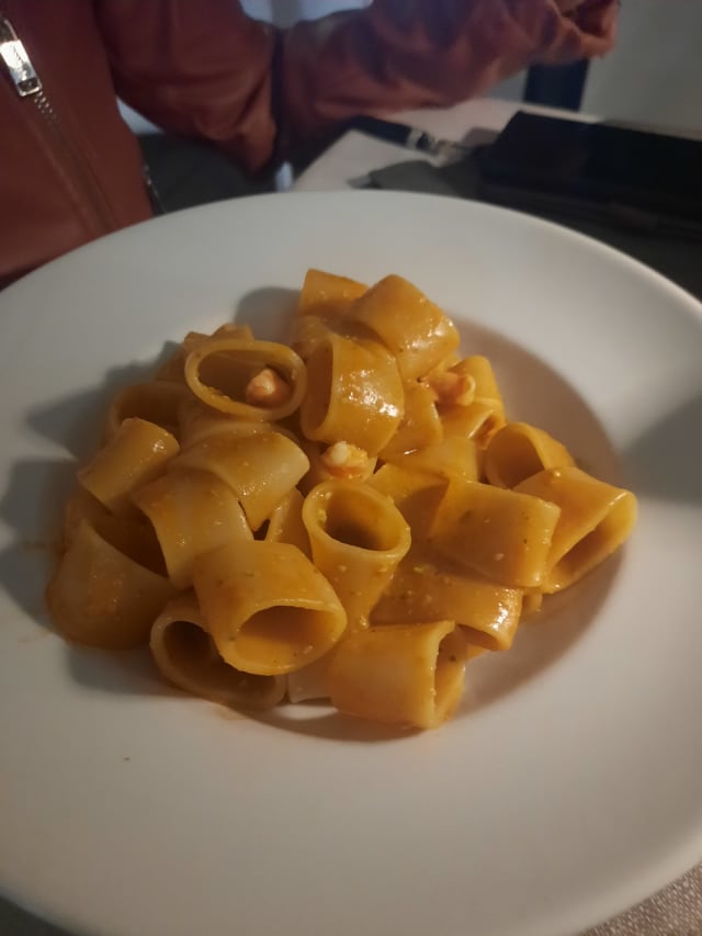 Calamarata con gambero rosa del mediterraneo con pesto di pistacchi verdi di bronte - Ristorante di mare la Bicocca, Ostia