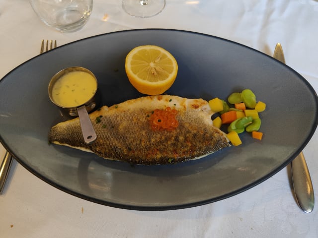 Filet de Gros Bar à la Plancha - Vin et Marée Murat - Pte de St Cloud- Exelmans, Paris