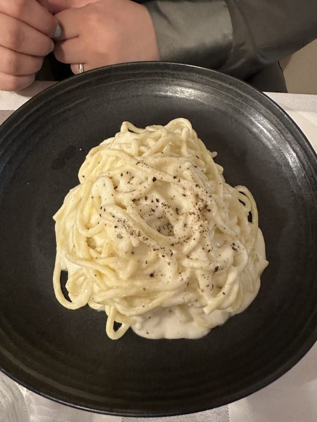 Tonnarelli cacio e pepe - Trattoria da Gino