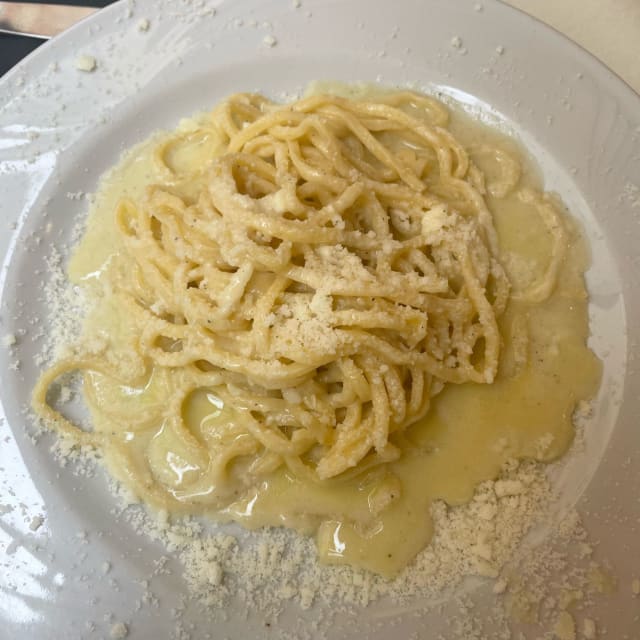 Tonnarelli cacio e pepe - Iari The Vino, Rome