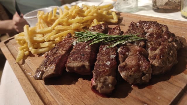 SR. ENTRECOT en tagliata al romero - La Fonda, Barcelona