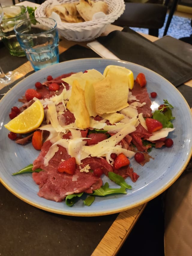 Carpaccio di Manzo - Ristorante Sabbioni