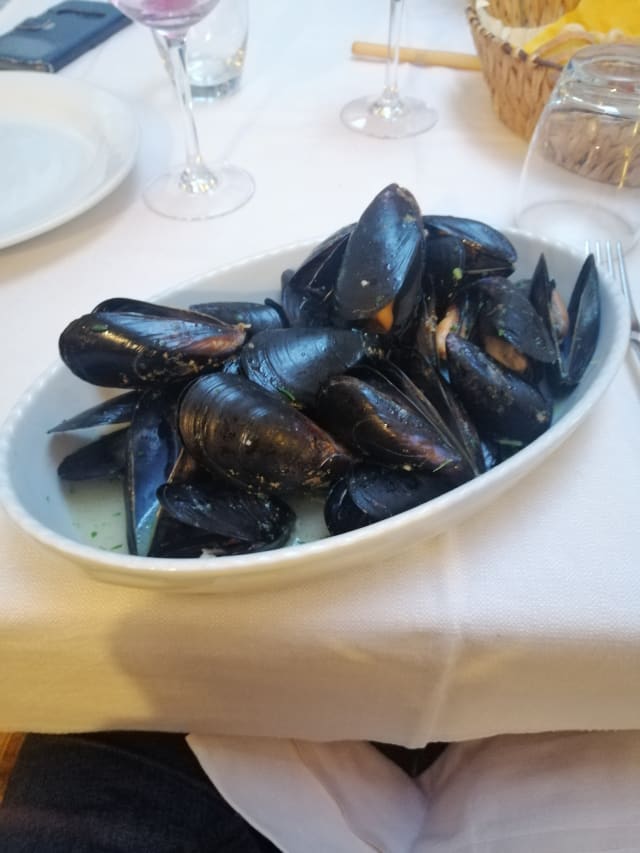 Impepata di cozze alla tarantina con pomodoro - La Campana, Turin