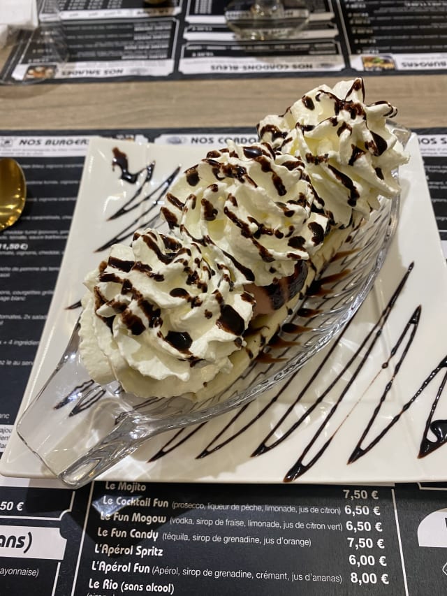 Banana Split  - Fun Burger