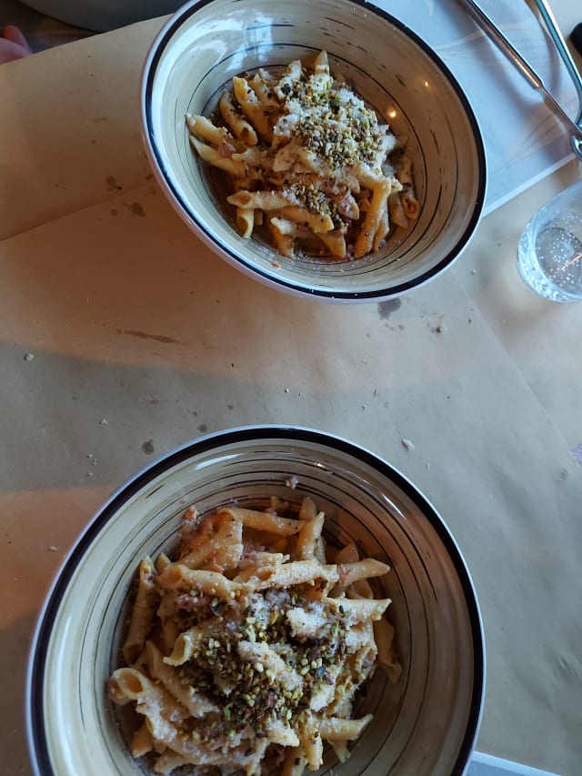 Garganelli Freschi al Ragù Bianco di Cortile - Pizzeria CO.RI, Menaggio