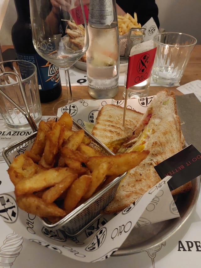 Club sandwich + sticks - Oblò Comfort Food – Verona, Verona