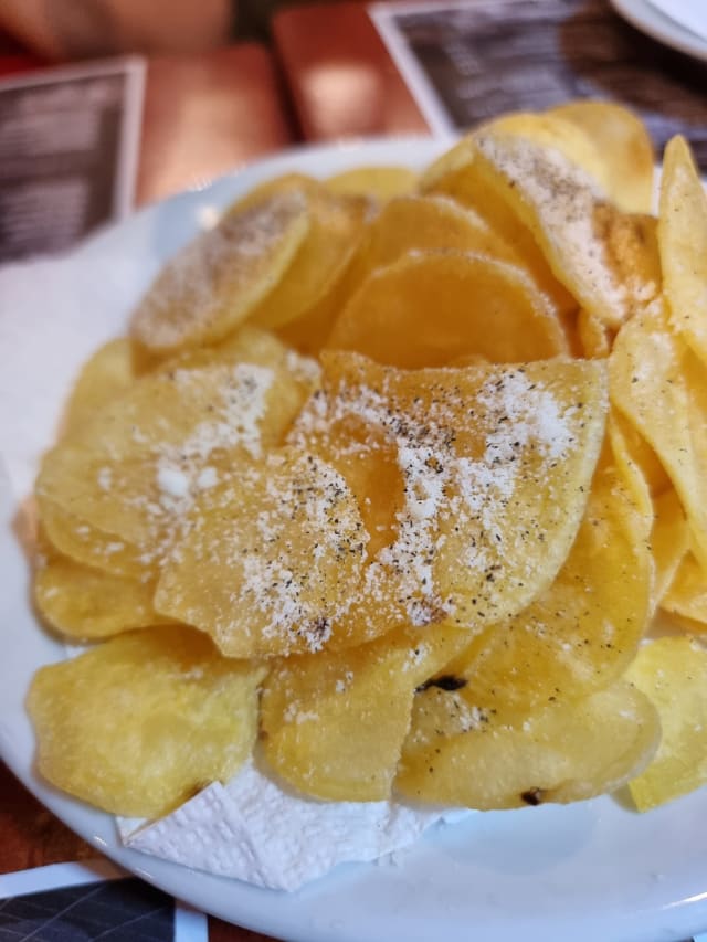 chips cacio e pepe - Arancina Matta - pizza & carnazza, Rome