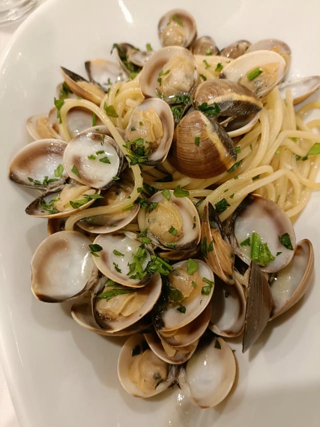 spaghetti alle vongole  - Trattoria Sapienza, Belpasso