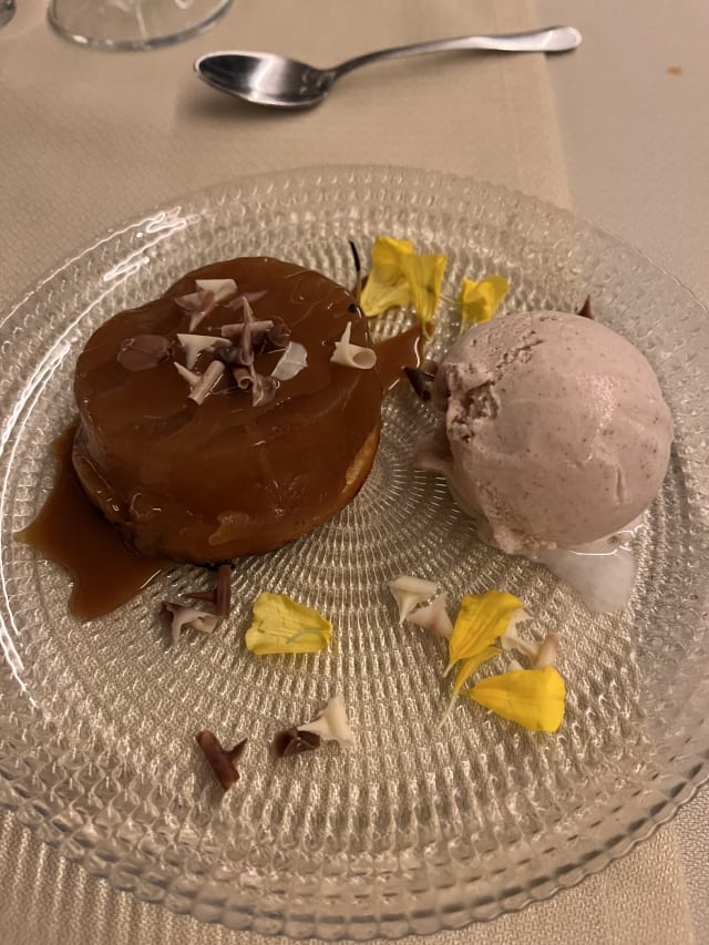 Pastel de manzana de "paquita" con helado de manzana verde - Edelweiss - La Garriga